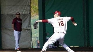 楽天石井監督、田中将の初ブルペンを絶賛　「順調にステップを踏んでくれている」