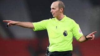 「冗談だろ？」「間違いを申し出るべき」プレミア名物主審がピンチ、2試合連続でレッドカード取り消しも？