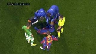 バルサ守備陣の柱が試合開始早々に負傷交代