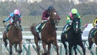 【きさらぎ賞結果】ラーゴムが好位から抜け出し重賞初制覇