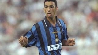 まるで少林サッカー！天才ジョルカエフが決めた信じられないオーバーヘッド【スーパーゴール図鑑/インテル編】