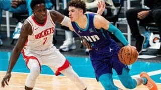 好調を維持する新人ラメロ・ボールが24得点！ホーネッツが戦力不足のロケッツを撃破