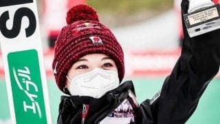 高梨沙羅が童心に帰る　少年と遊ぶオフショットに反響「2人とも可愛い」「楽しそう」