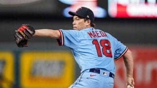 鯉党歓喜！　前田健太×森下暢仁、“新旧カープ18番”共演に「最高の2ショット」の声