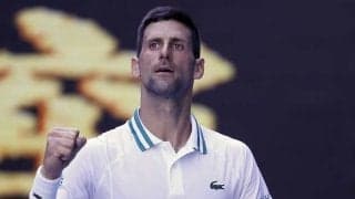 【全豪OP】熱戦中断で相手と一緒に探し物　ジョコビッチの優しさに海外反響「面白いね」「爆笑」