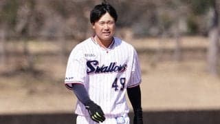 大小紙コップを並べ…　ヤクルト“神の手”スライディング練習が反響「素晴らしい」
