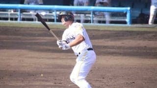 鷹リチャード「半分くらいのスイング」で特大弾　初の紅白戦でアピールの一発