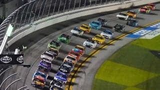 米自動車レースで大クラッシュ　計16台が巻き込まれる惨事に海外悲鳴「これは酷い」