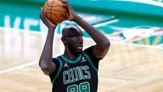【NBA】226cm大巨人、ちびっ子驚きの“容赦なしブロック”に米再注目「フェイク映像のよう」