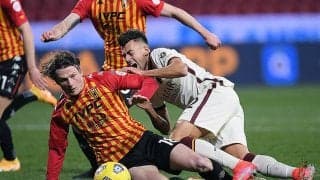 ローマが10人のベネヴェント相手に痛恨ドロー…ラストプレーで獲得のPKはオフサイドで取り消しに《セリエA》