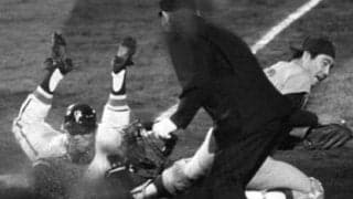 念願のプロ野球デビュー。白仁天は夢かと思い、審判の足を蹴ってみた