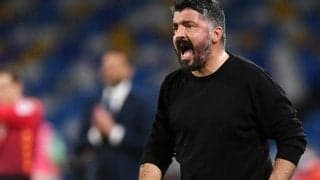 “闘犬”ガットゥーゾ流の愛情表現！？選手の顔を鷲掴み