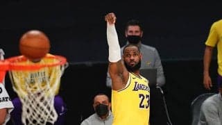 主力選手2人が戦線離脱して負担が増加するレブロン・ジェームズ「それでも僕はこうしてプレーしている」