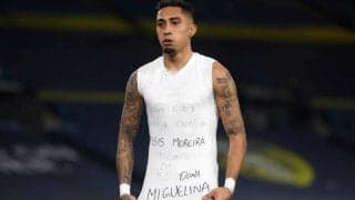 リーズFWラフィーニャが母逝去のロナウジーニョを追悼…ユニフォームの下に「彼らの家族に力を」