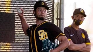 【MLB】ダルビッシュの隣に野茂英雄氏が！　ブルペンでの“夢共演”に「信じられない！」