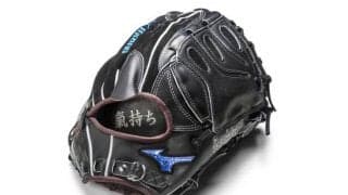 田中将大、ブルーダイアモンドを新ロゴカラーにしたグラブを使用