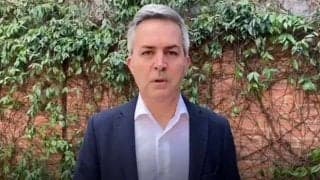 「プロジェクトを説明していない」フォントが“裸の王様”ラポルタを批判