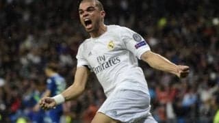 ピッチ上の“暴君” が衝撃告白「17歳まで母親と寝ていた」