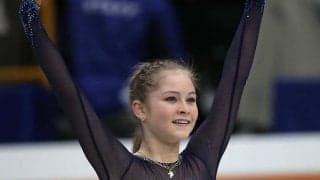 リプニツカヤ、8か月愛娘を抱いた2ショットに海外反響「ママのコピー」「天使と天使」