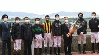 【JRA】西浦勝一厩舎の転厩馬一覧　テリトーリアルは野中厩舎、ブラックムーンは辻野厩舎へ