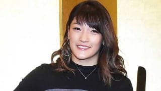 RENA、「呪術廻戦」を大人買い　メガネ＆マスク姿に反響「ハマってますね」「可愛い」