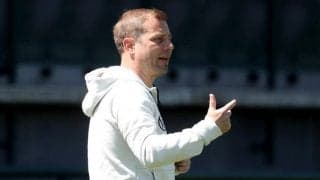 ノイハウス監督解任の堂安&奥川所属ビーレフェルト、後任候補に宇佐美を指導した人物が浮上