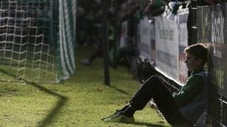 「チームを助けたかった」無人のはずのゴールに突如現れたボールパーソンの決定機阻止に話題沸騰