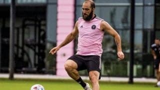 髪の毛が...MLSでプレーするイグアインの変わり果てた“姿”が話題