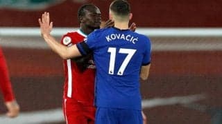 倒れた頭部に相手がボールを蹴る…一瞬怒りも冷静さ失わなかったマネに称賛集まる「名誉ある行動」