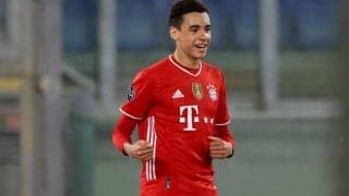 18歳になったばかりのシンデレラボーイ、ミュージアラがバイエルンとプロ契約を締結！