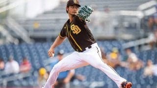 【MLB】ダルビッシュが2回4奪三振発進　米メディア珍要求「片目を閉じて投げるべき」