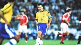 「ぬりかべ」が襲ってくる。ブラジルサッカー史上最高級ボランチの特殊能力