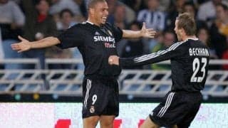 “怪物”ロナウドの真骨頂！圧倒的裏抜けセンスから鮮やかにGKをかわしてシュートを流し込む/2004-05【インクレディブル・ゴールズ】