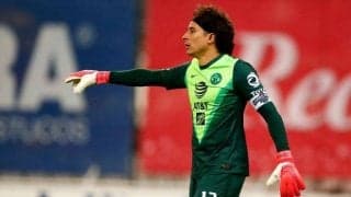 驚異の反応速度！メキシコの守護神オチョアが見せた神セーブ&神クリア/2020-21【アンビリーバブル・セーブス】