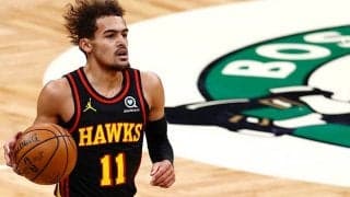 最終クォーターの15点差から逆転勝利したホークス…ブザービーターをアシストしたヤングは37得点をマーク