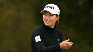 渋野日向子は首位と3打差2アンダー　悪天候も崩れず「最後はびしょ濡れでしたが…」