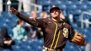 【MLB】素手キャッチからのレーザー送球！　マチャドのスローイングにファン興奮「ザ・拳銃」