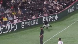 カメラは見ていた…絶妙なクッションボール処理の「ボールボーイ相変わらず上手いな」