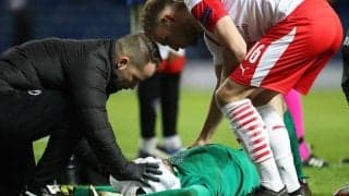 顔面とスパイクの裏が正面衝突… ELで危険タックルを受け負傷交代したGKの顔面が痛々し過ぎる…