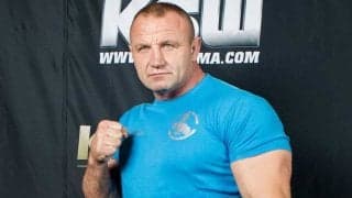 120kgが小さく見える　151kgと火花散らすド迫力フェイスオフに海外仰天「狂気の沙汰」