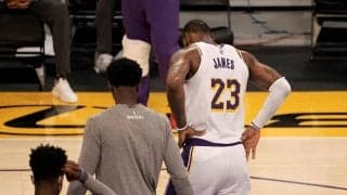 レイカーズに暗雲、レブロン・ジェームズが重度の右足首捻挫のため無期限の離脱へ