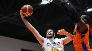 SR渋谷が新潟に22点差の完勝、ケリーが2戦計43得点の大活躍