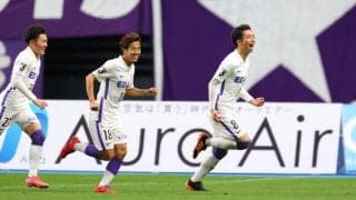 日本代表初選出の川辺駿が今季初ゴール！鮎川峻にもプロ一発目が生まれた広島、初の連勝で還暦迎えた指揮官に祝花【明治安田J1第6節】