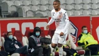 揺れて落ちる37m弾　仏1部の無回転FKに英驚愕「プスカシュ賞級」「GKは何もできない」