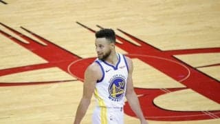 ウォリアーズのスーパースター、ステフィン・カリーが尾骨の打撲によりもう1週間離脱