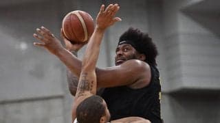 富山が宇都宮との接戦を制す…長時間出場のスミスとマブンガが大車輪の活躍