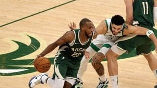 バックスがセルティックスに競り勝ち8連勝！　スタメン全員が2ケタ得点を記録