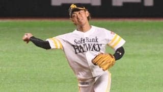 鷹・今宮が大ピンチを救う超絶美技！　横っ飛びダイブに球場どよめき＆大拍手