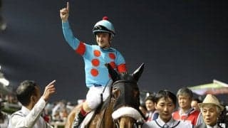 【海外競馬】ドバイのモハメド殿下がアーモンドアイ陣営を表彰、ルメール騎手がベストジョッキーに