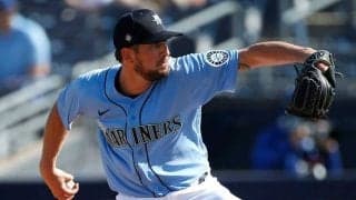 【MLB】振り向きざまにノールックキャッチ　驚異的な反射神経が「信じられない」